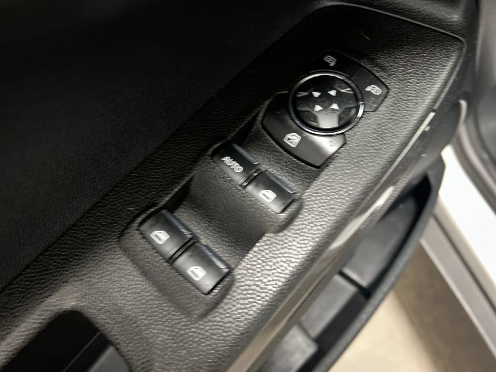 Used 2018 Ford EcoSport SE AWD/4WD image 13