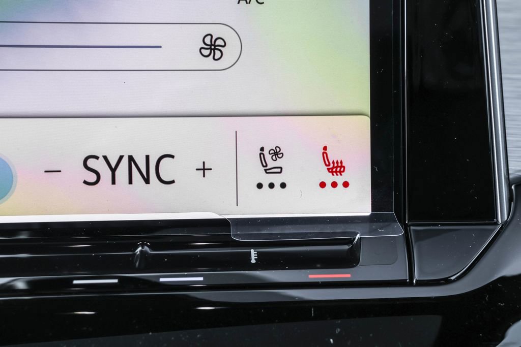 New 2026 Volkswagen Atlas Cross Sport SE image 31