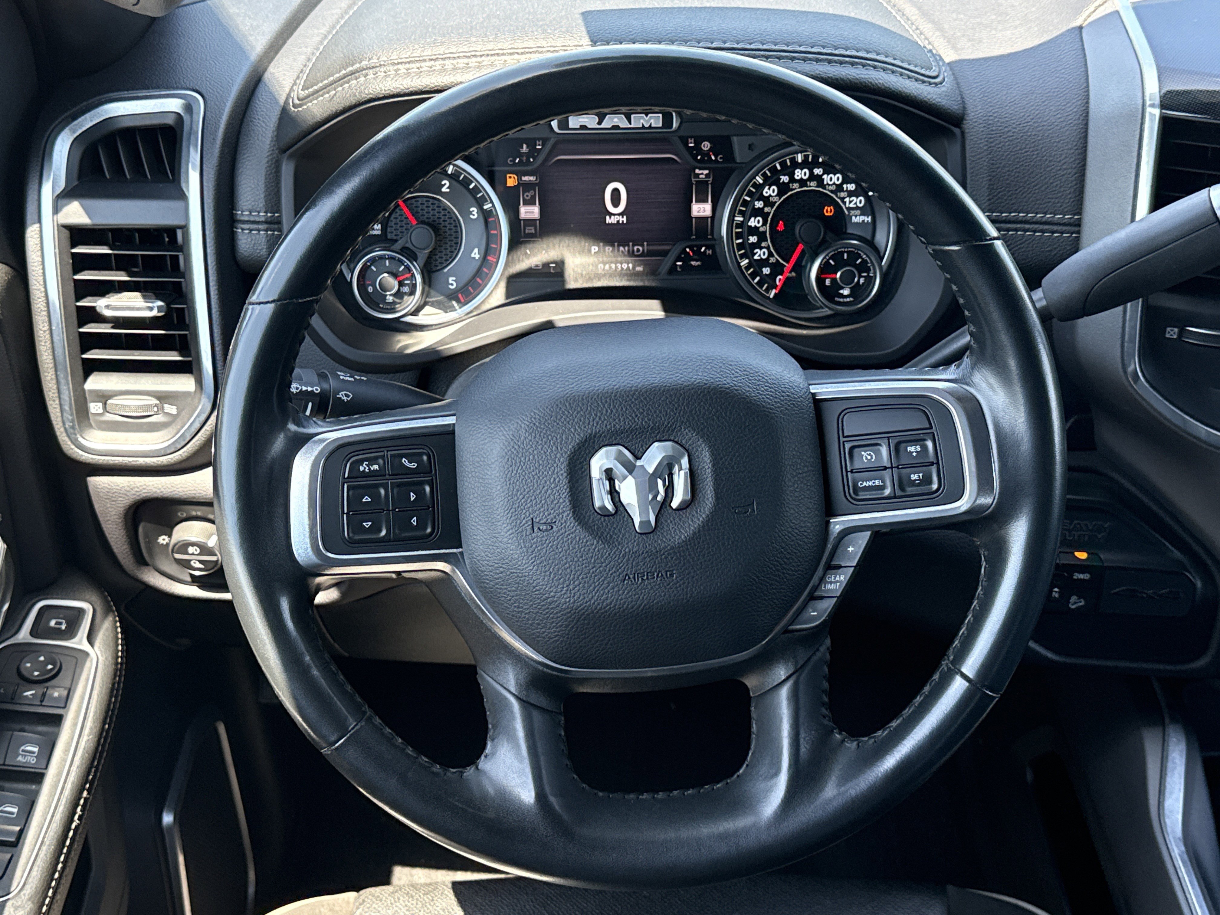 Used 2022 RAM 2500 Laramie w/ Night Edition AWD/4WD image 28