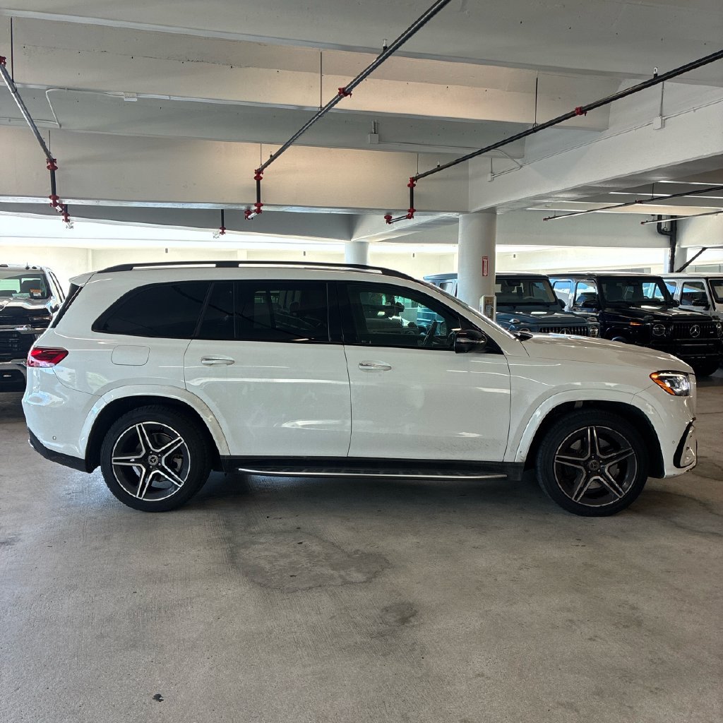 Used 2024 Mercedes-Benz GLS 450 4MATIC w/ AMG Line Exterior image 8