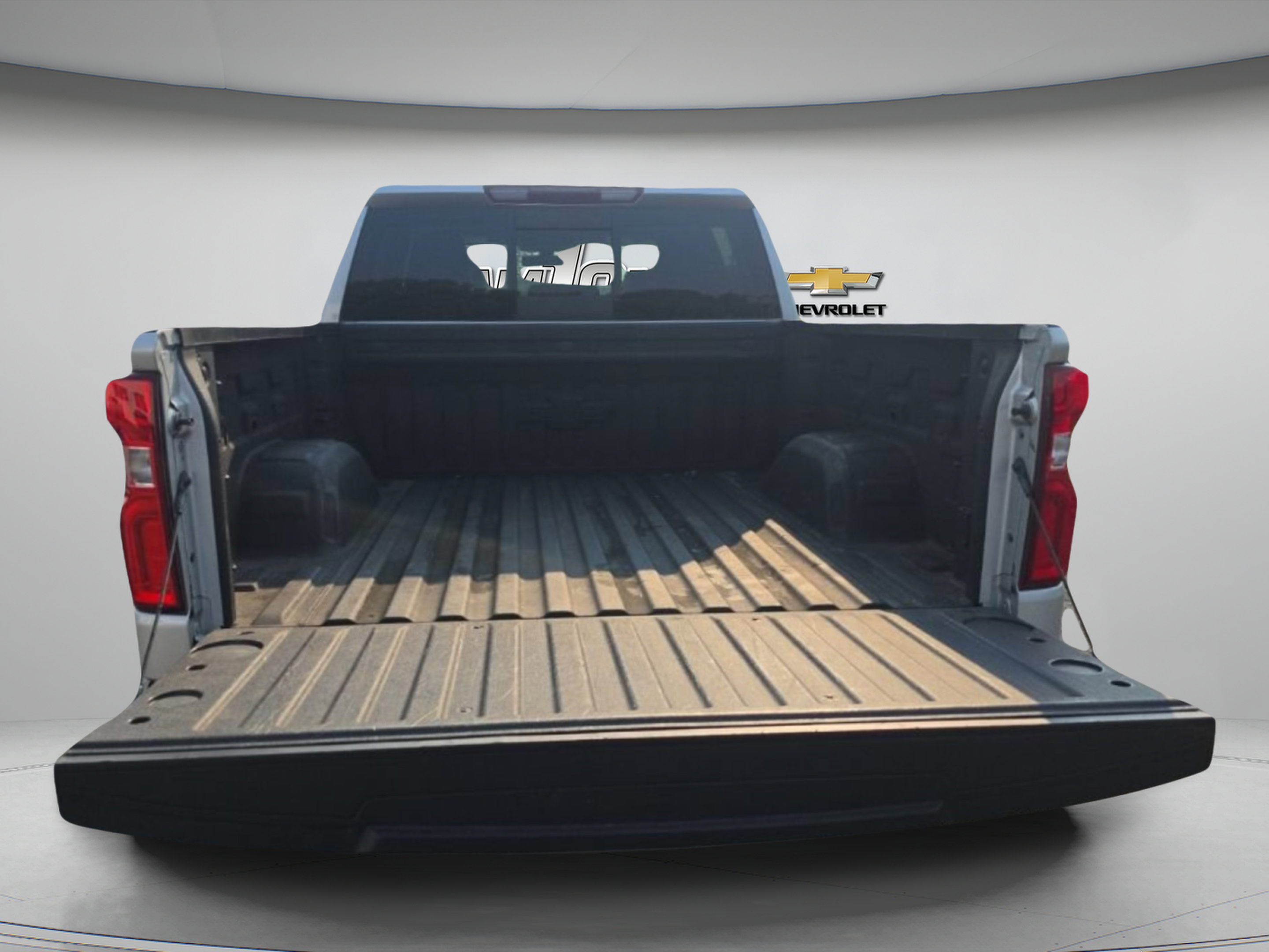 Used 2019 Chevrolet Silverado 1500 LTZ w/ LTZ Plus Package AWD/4WD image 7