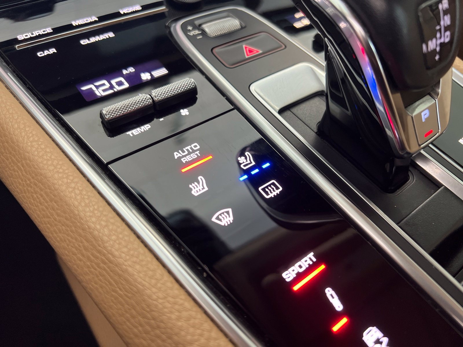 Used 2018 Porsche Panamera 4S AWD/4WD image 19