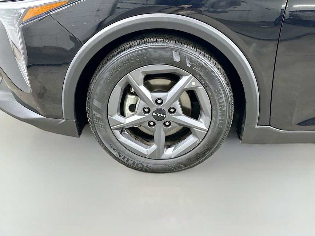 Used 2025 Kia K4 LXS image 8