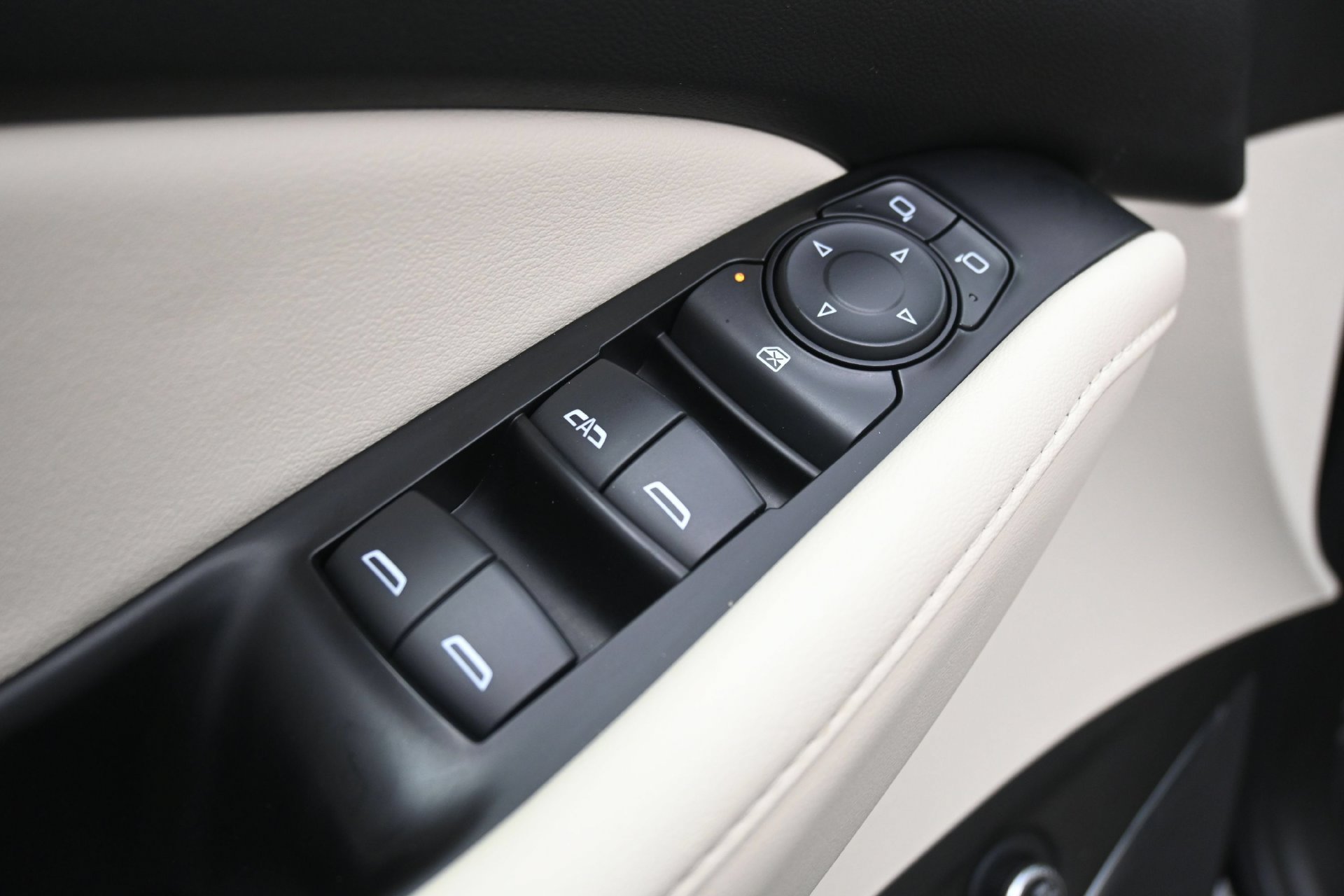 Used 2024 Buick Enclave Essence w/ Experience Buick Package AWD/4WD image 20