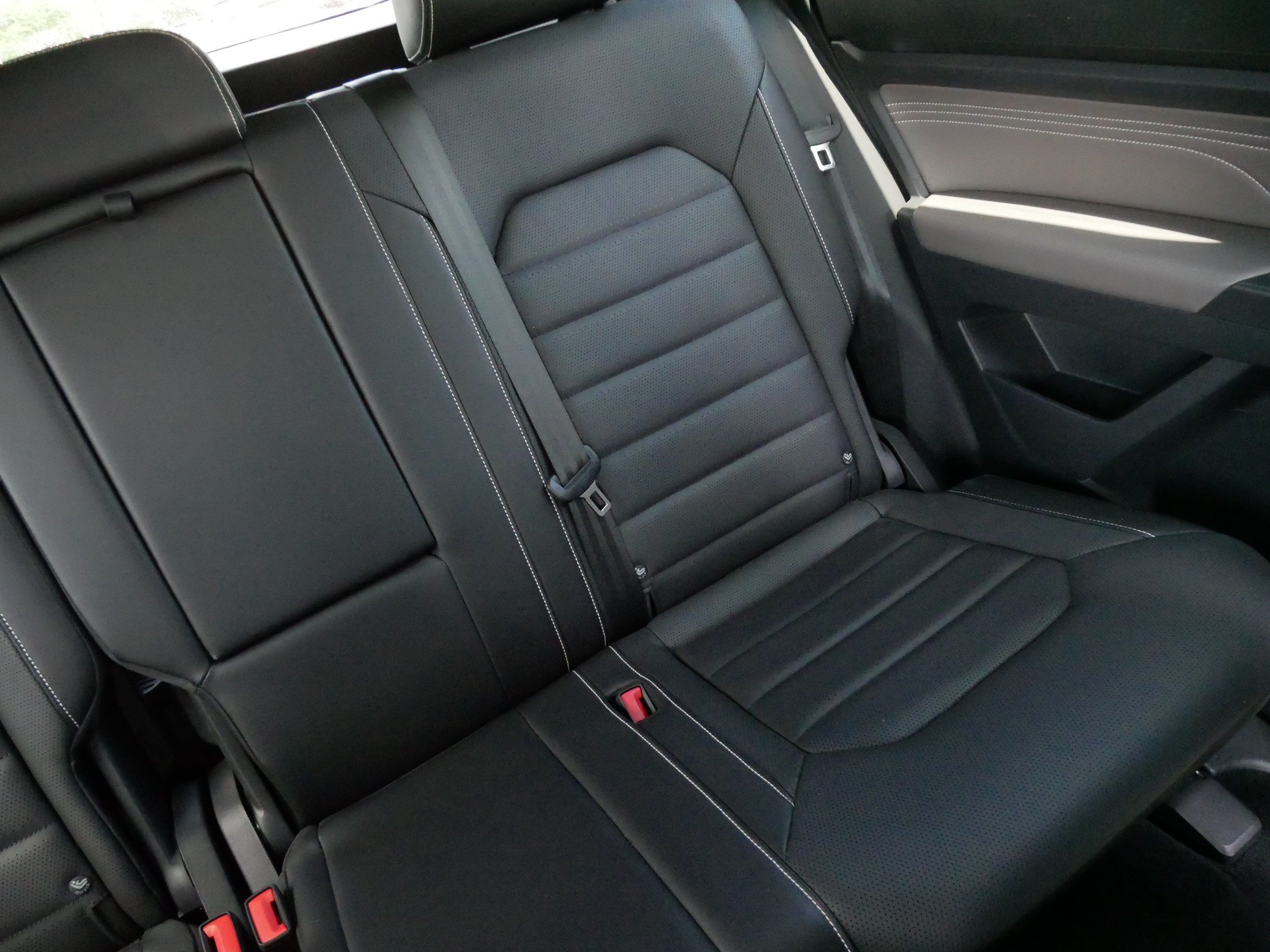 Certified 2023 Volkswagen Atlas Cross Sport SEL Premium R-Line AWD/4WD image 14
