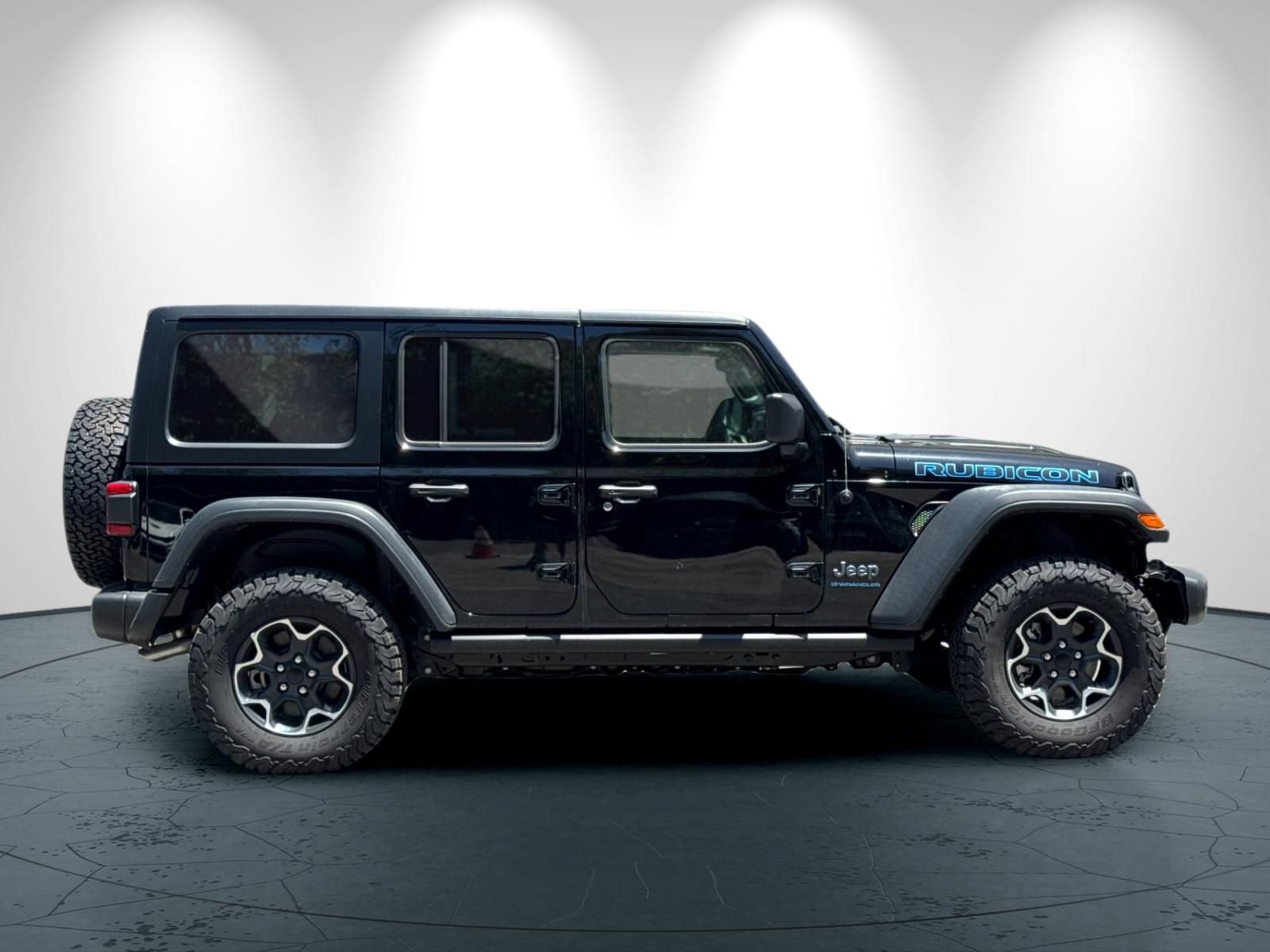 New 2023 Jeep Wrangler Unlimited Rubicon 4xe w/ Cold Weather Group AWD/4WD image 3