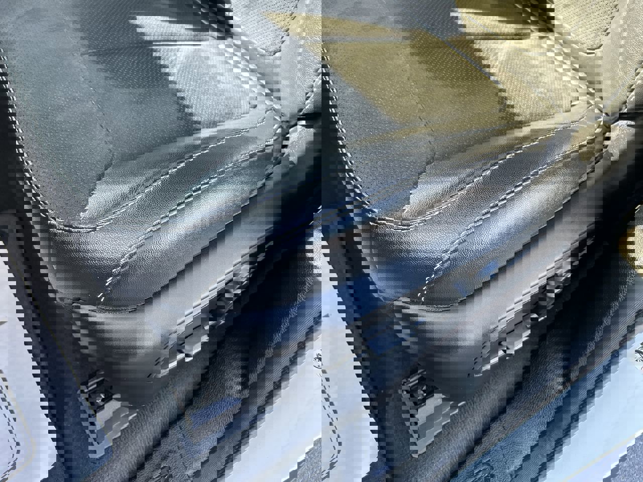 Used 2023 Jeep Grand Cherokee L Laredo image 24