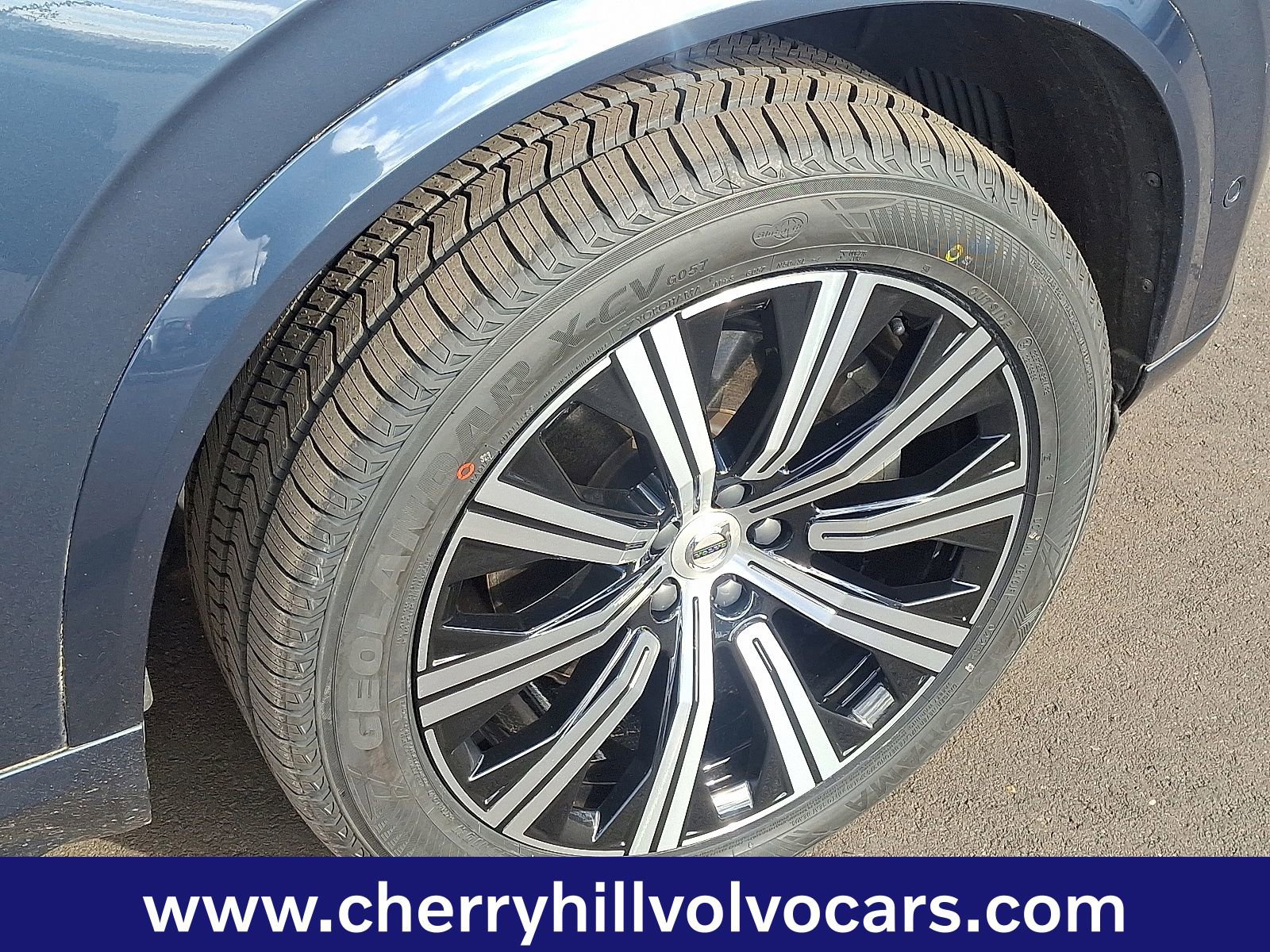 Certified 2023 Volvo XC90 B6 Plus image 9