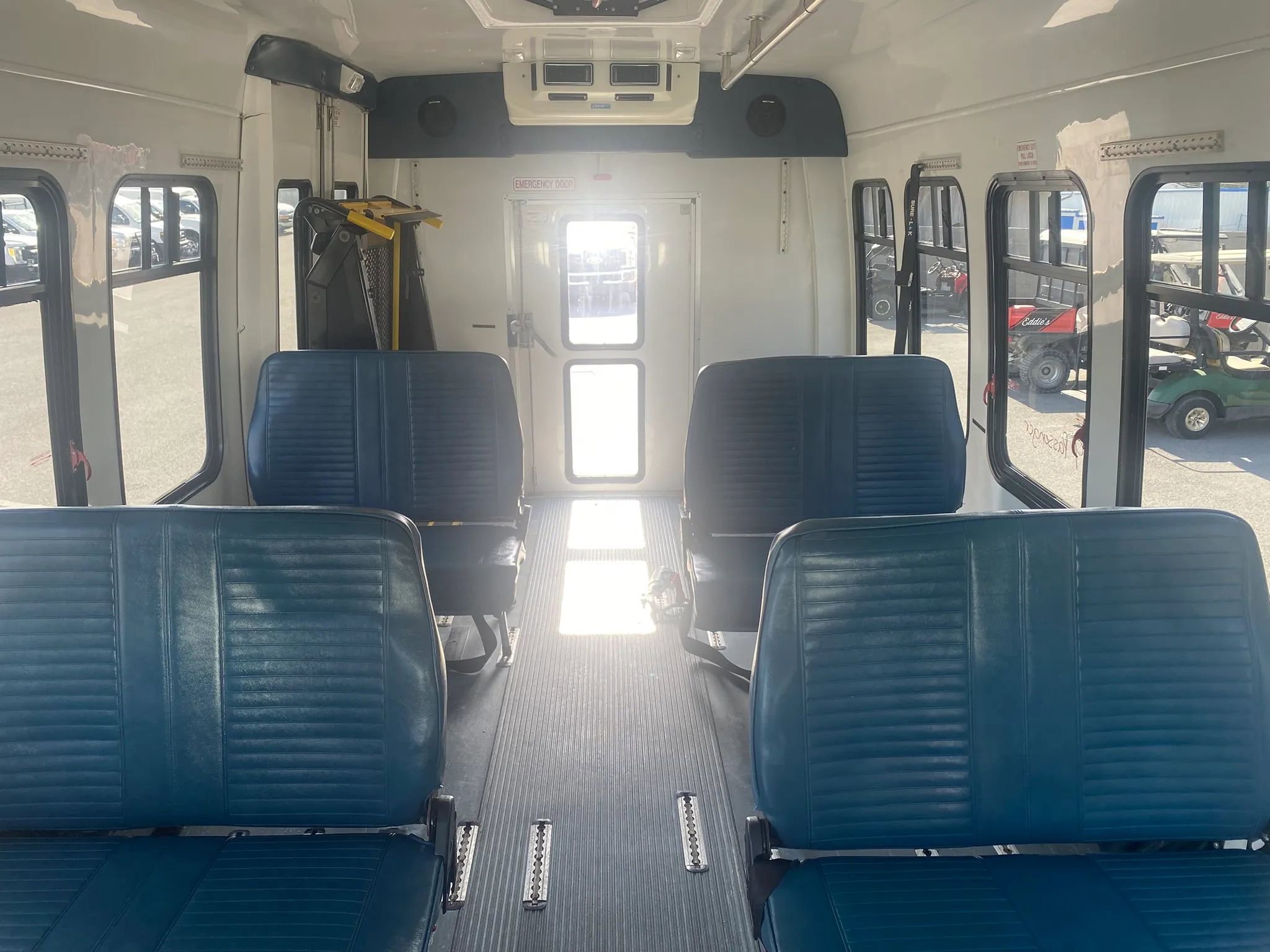 Used 2006 Ford E-450 and Econoline 450 image 19