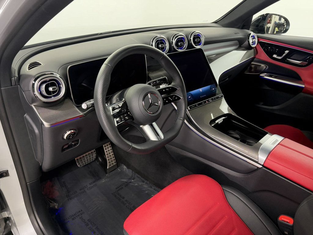 Used 2026 Mercedes-Benz GLC 300 4MATIC image 9