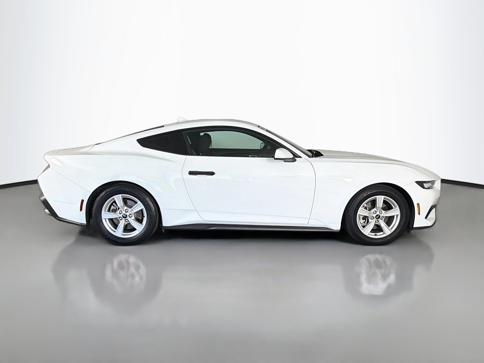 Used 2024 Ford Mustang Coupe RWD image 8
