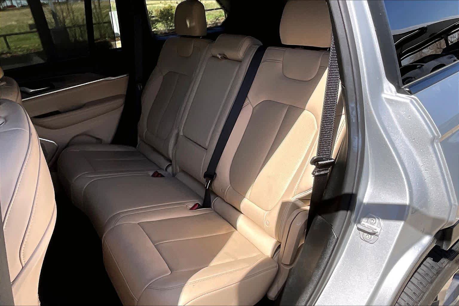 Used 2022 Jeep Grand Cherokee Limited 4xe w/ Luxury Tech Group II image 21