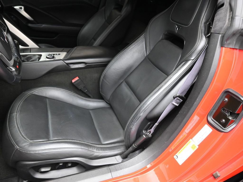 Used 2015 Chevrolet Corvette Z06 w/ 3LZ Preferred Equipment Group RWD image 11