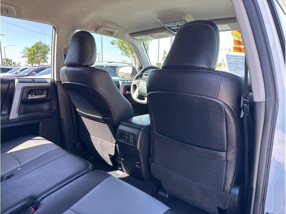 Used 2017 Toyota 4Runner SR5 Premium AWD/4WD image 26