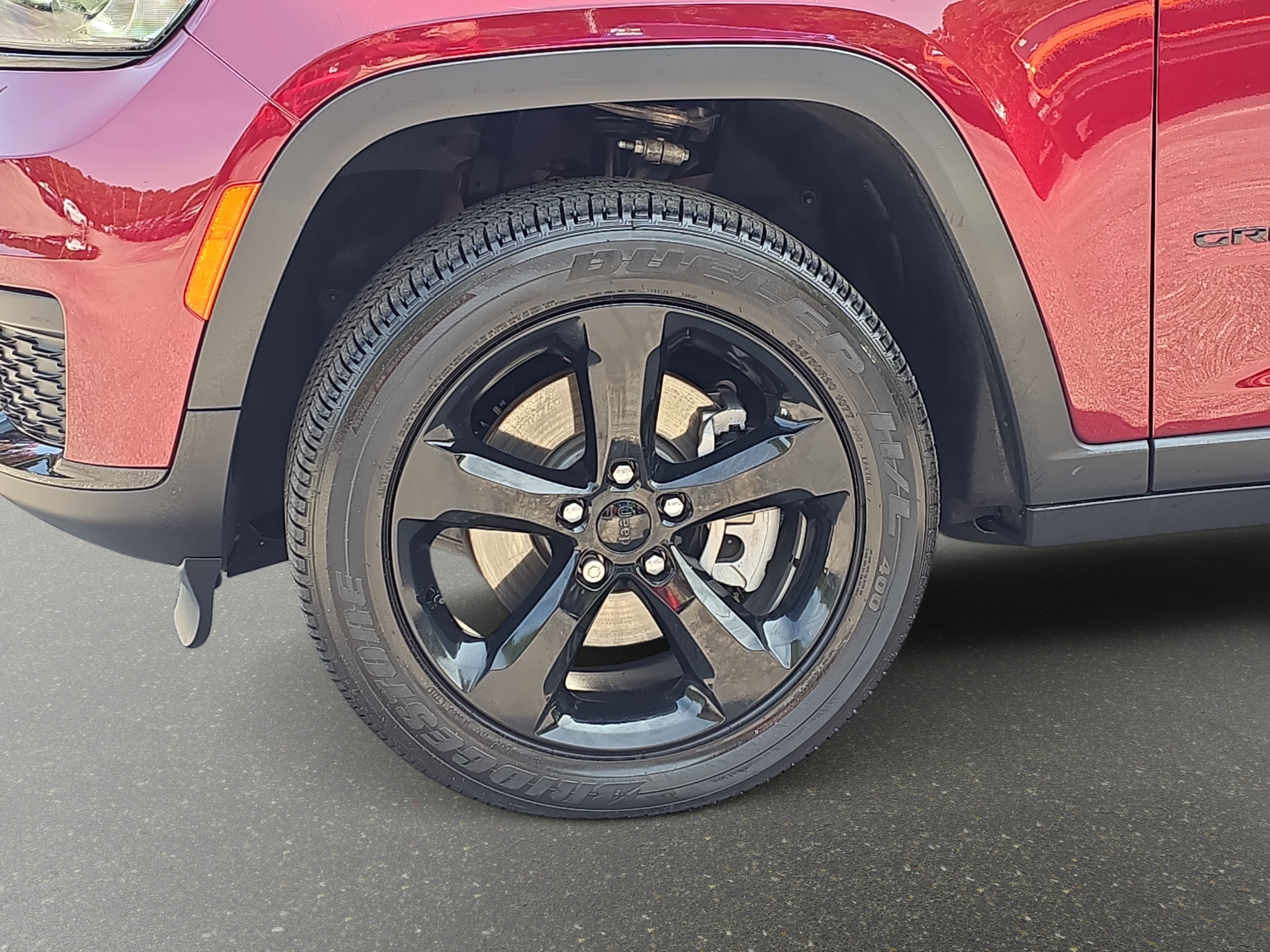 Certified 2025 Jeep Grand Cherokee L Laredo AWD/4WD image 30