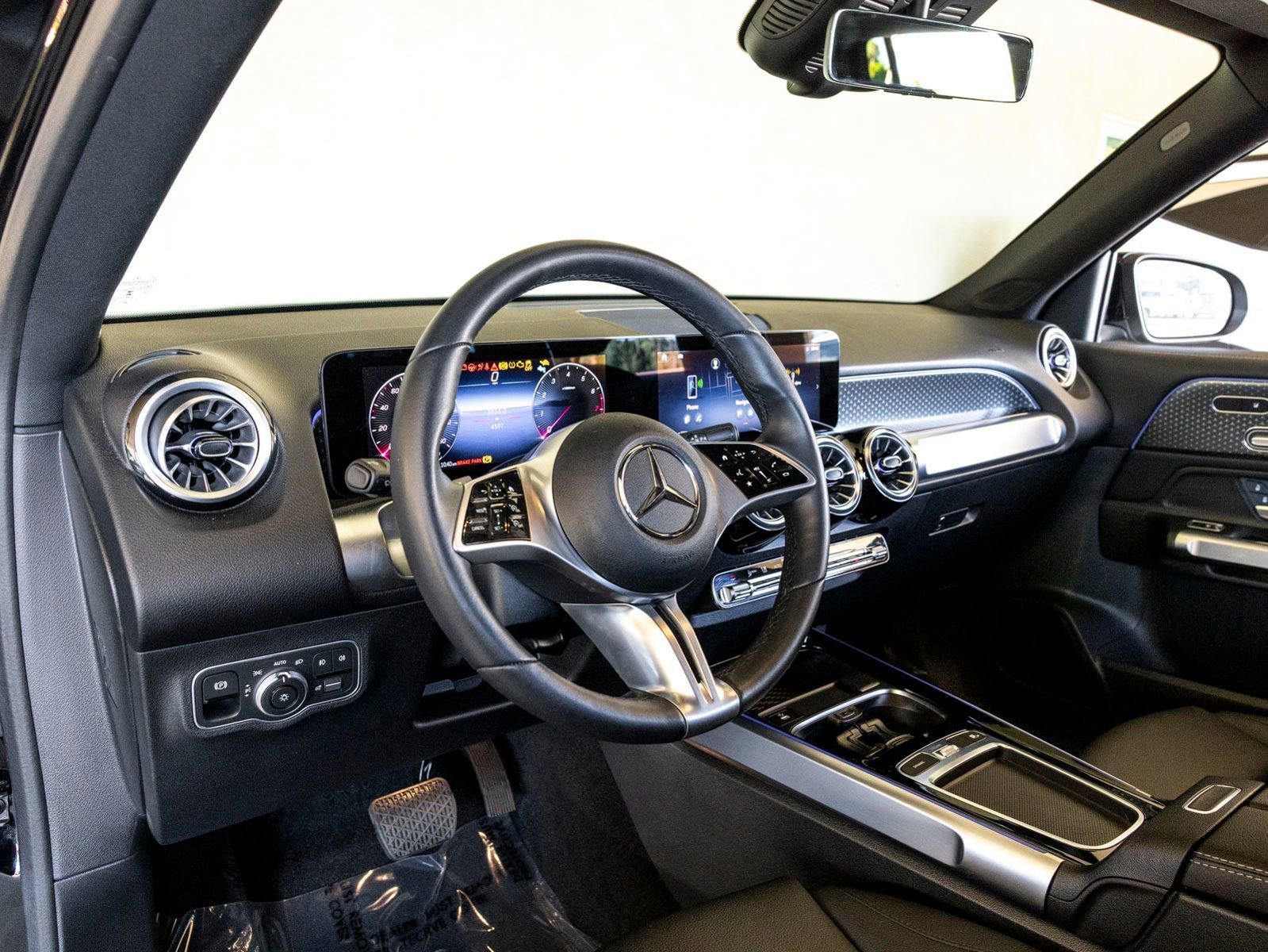 Used 2025 Mercedes-Benz GLB 250 image 19