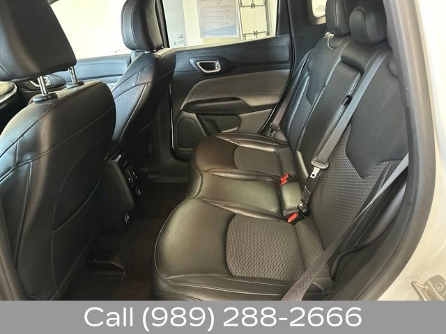 Used 2024 Jeep Compass Latitude AWD/4WD image 15