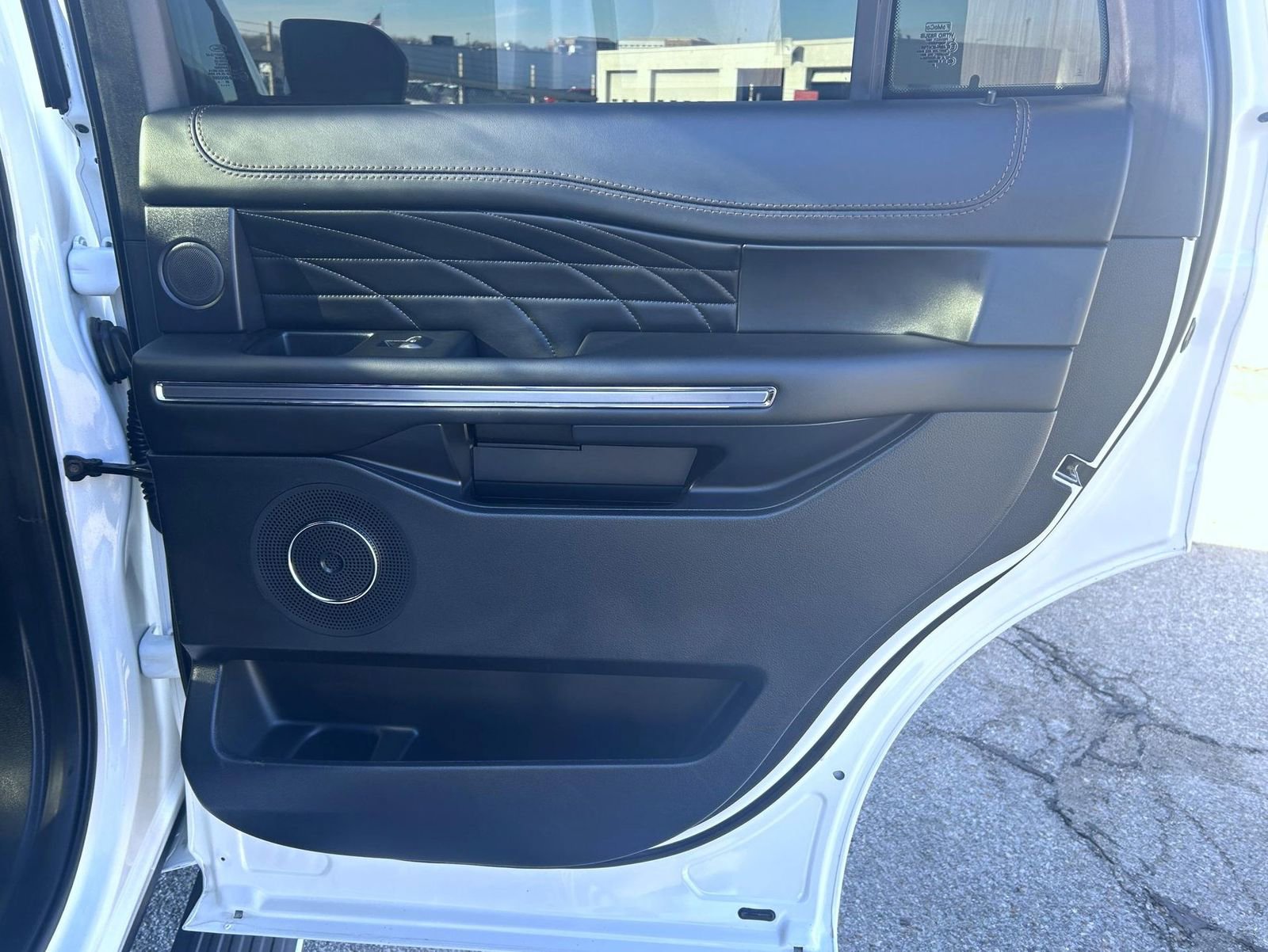 Used 2021 Ford Expedition Platinum image 18
