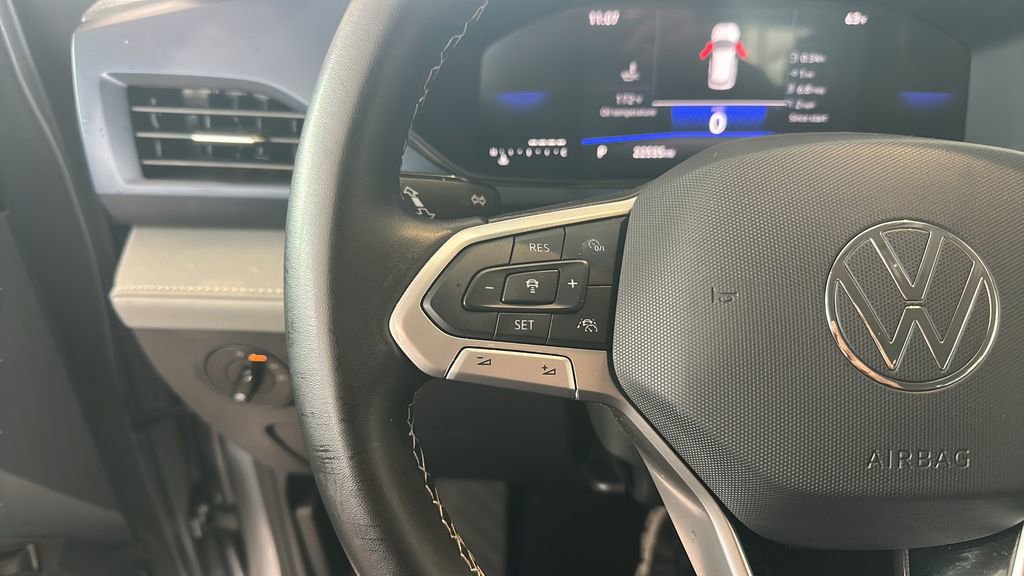 Certified 2024 Volkswagen Taos SE FWD image 25
