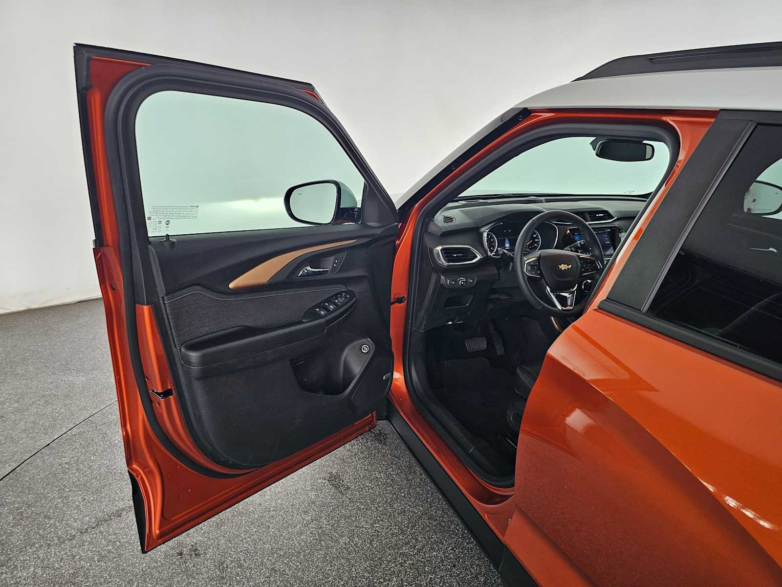 Used 2023 Chevrolet TrailBlazer ACTIV w/ Sun and Liftgate Package FWD image 19