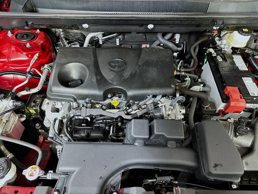 Used 2025 Toyota RAV4 XLE FWD image 9