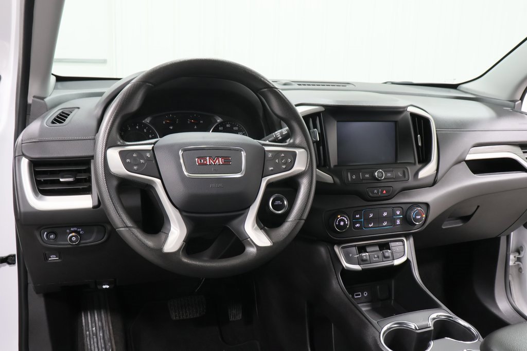 Used 2024 GMC Terrain SLE image 8