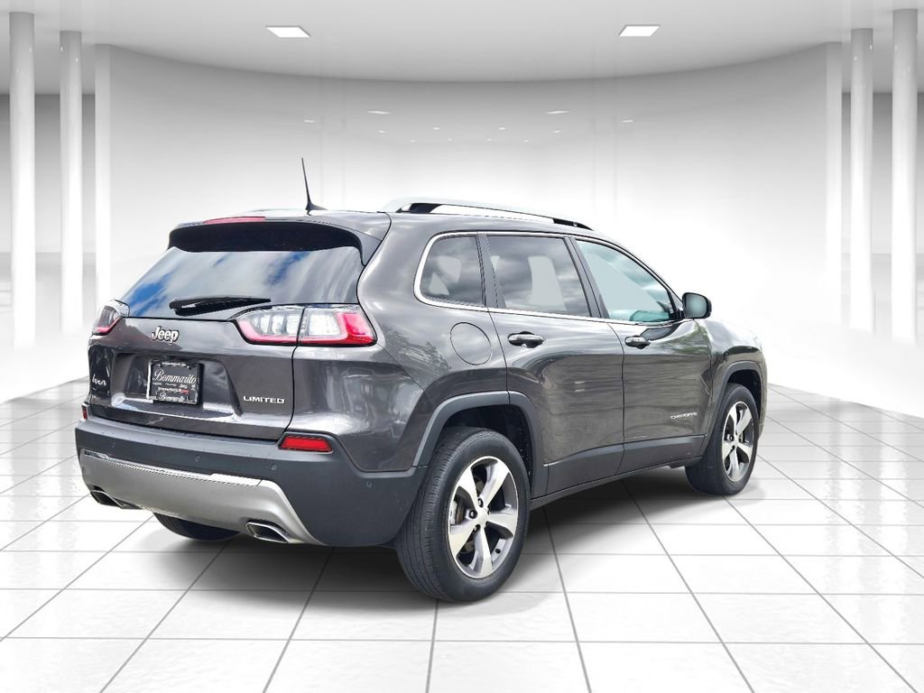 Used 2021 Jeep Cherokee Limited w/ Elite Package image 3