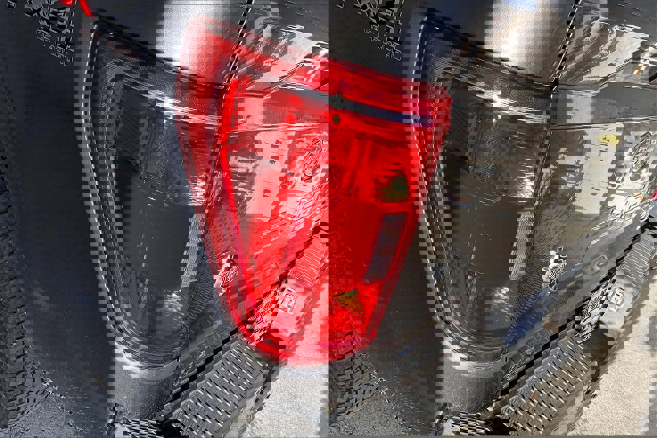 Used 2021 Ford F150 XLT w/ Equipment Group 302A High image 13