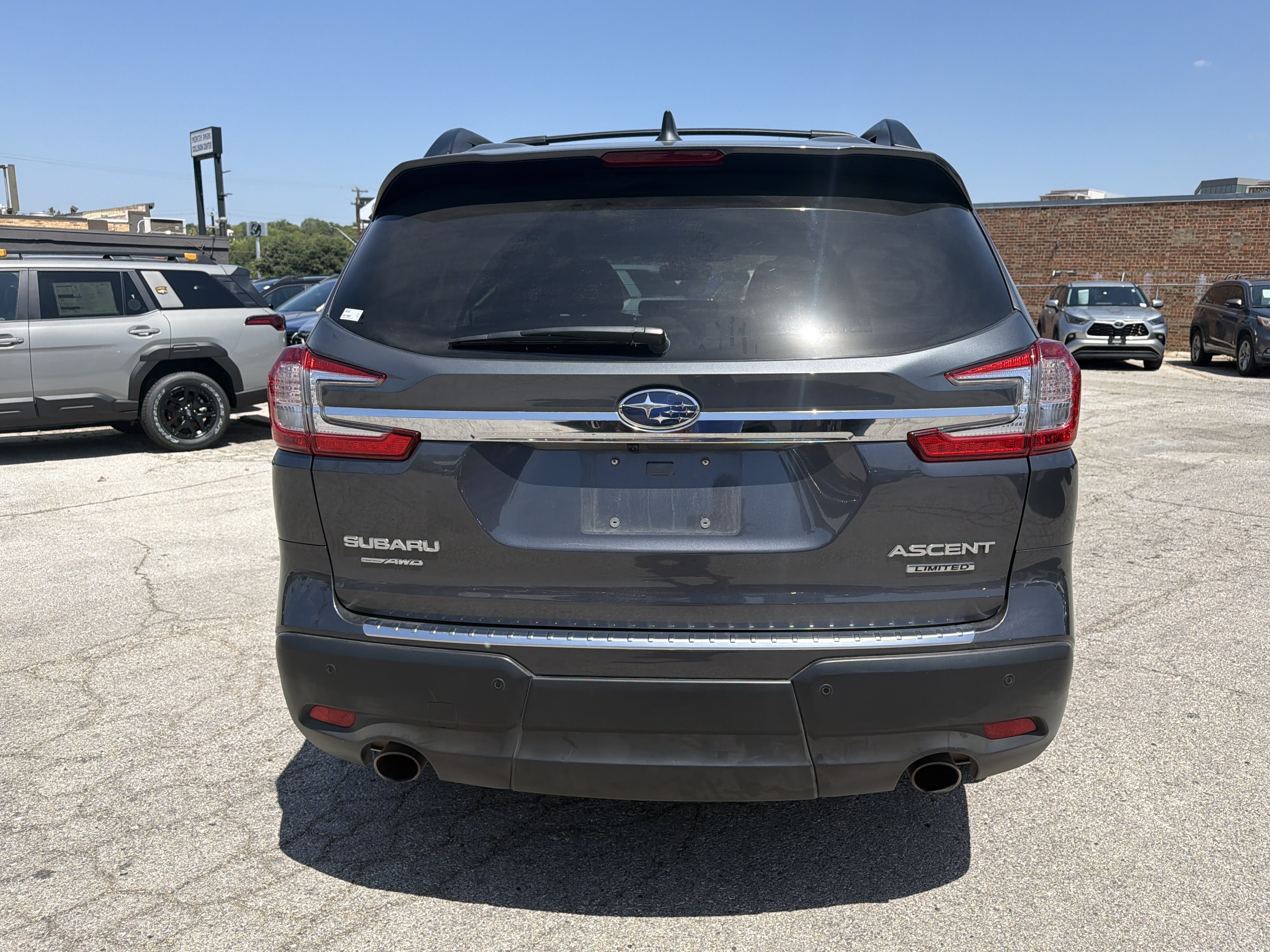 Used 2025 Subaru Ascent Limited AWD/4WD image 4