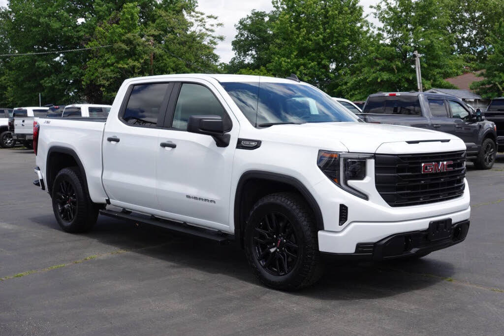 Used 2023 GMC Sierra 1500 Pro w/ Graphite Edition AWD/4WD image 5