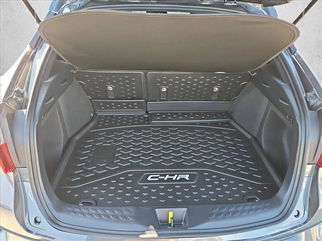 Used 2022 Toyota C-HR XLE FWD image 6