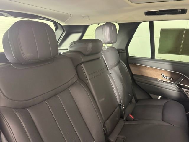 Used 2025 Land Rover Range Rover SE image 30