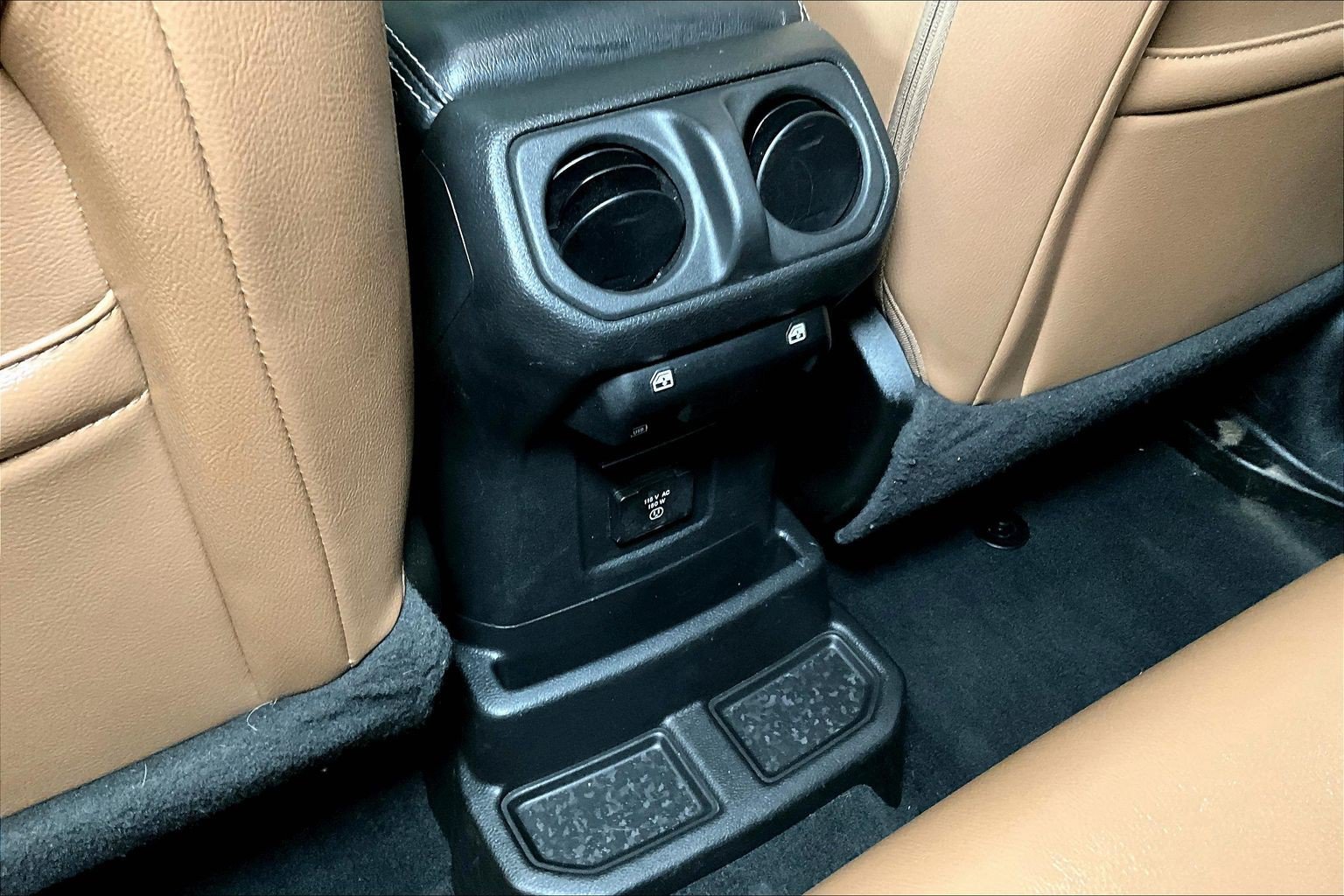 Used 2023 Jeep Wrangler Unlimited Sahara w/ Cold Weather Group AWD/4WD image 11
