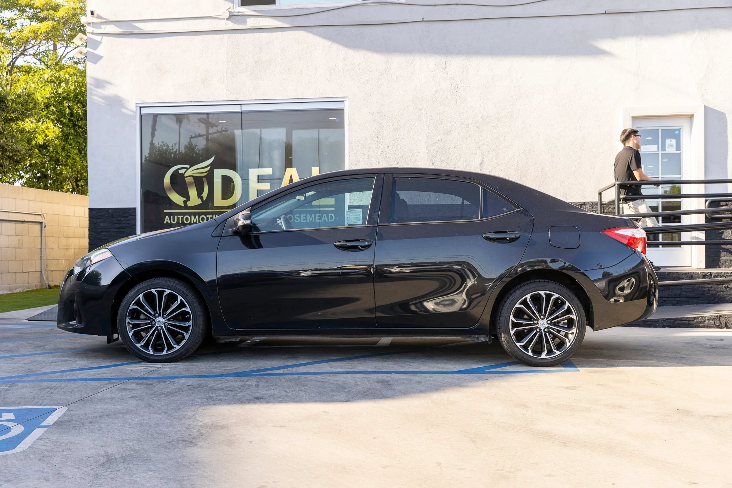 Used 2015 Toyota Corolla S FWD image 9