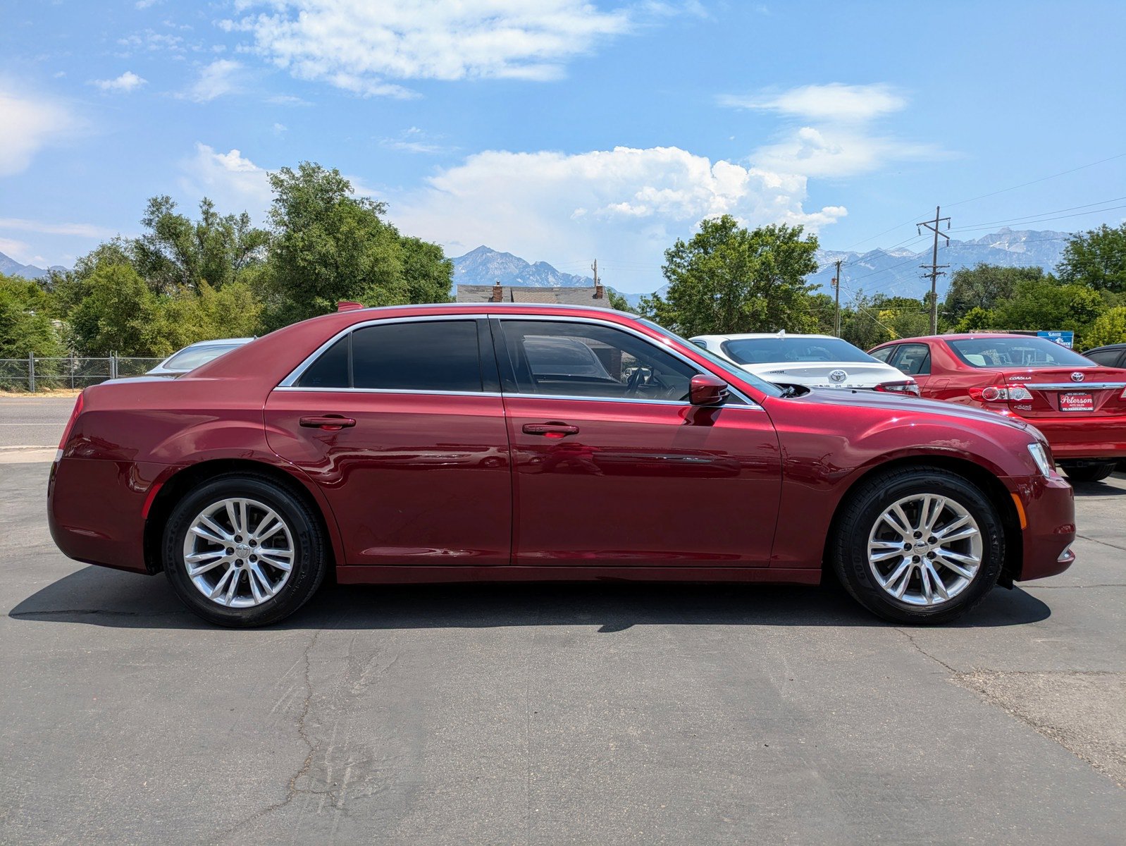 Used 2019 Chrysler 300 Touring L w/ Quick Order Package 22F RWD image 4