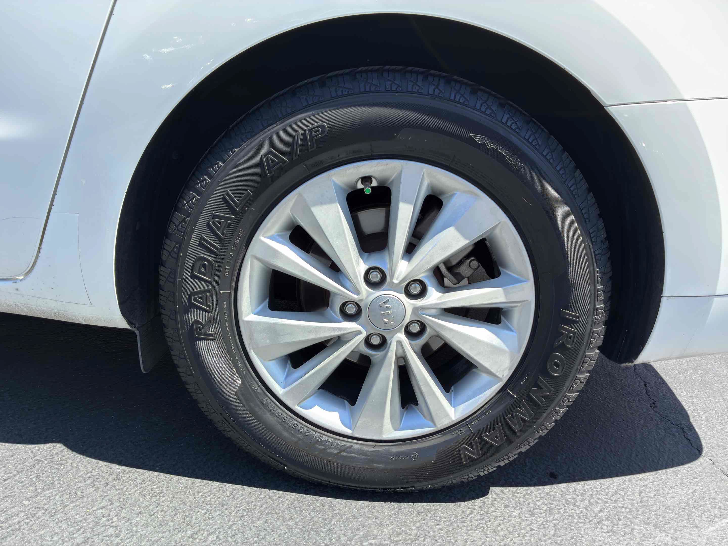 Used 2015 Kia Sedona LX w/ LX Convenience Package FWD image 14