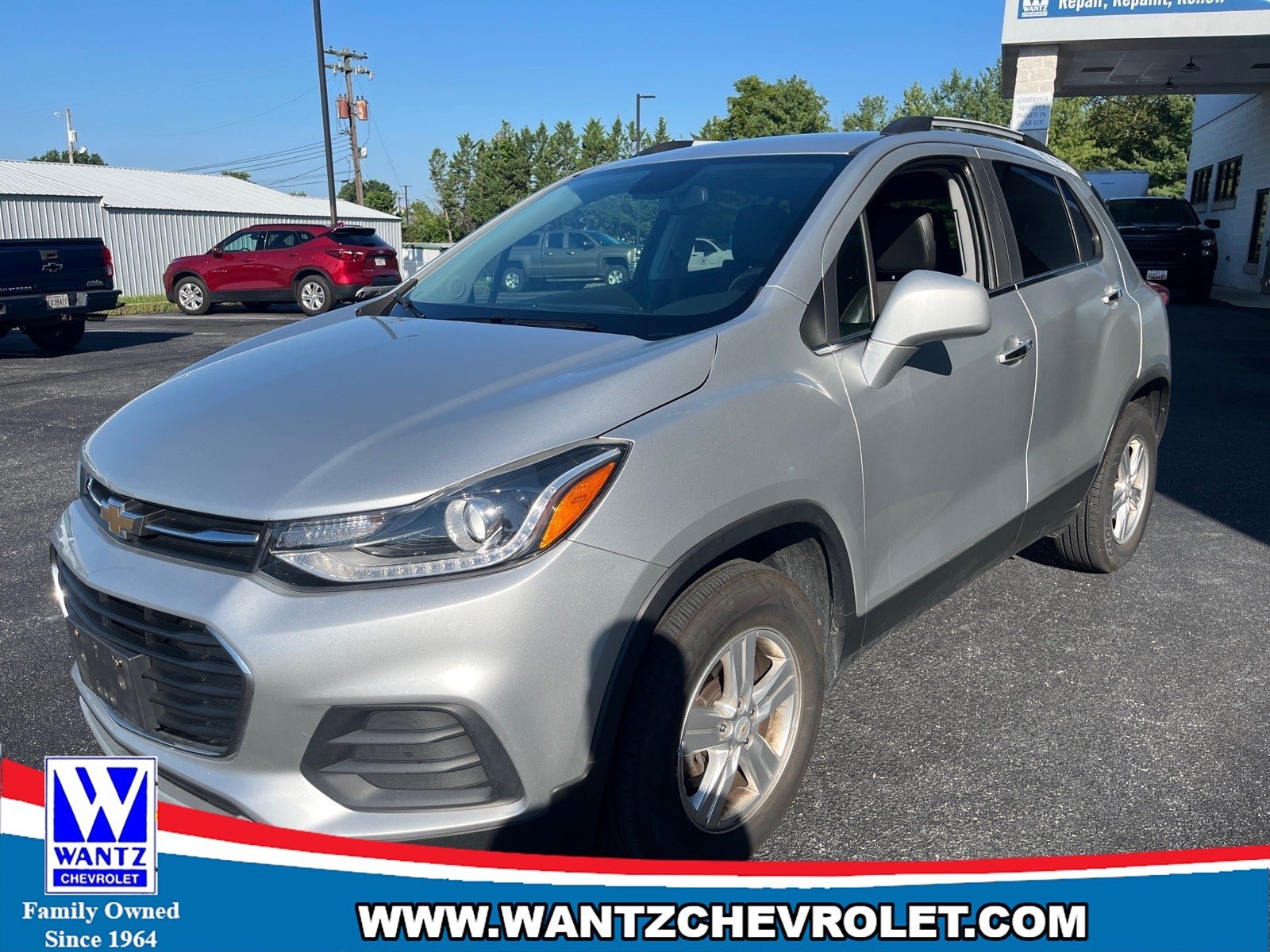 Used 2019 Chevrolet Trax LT w/ LT Convenience Package AWD/4WD image 2