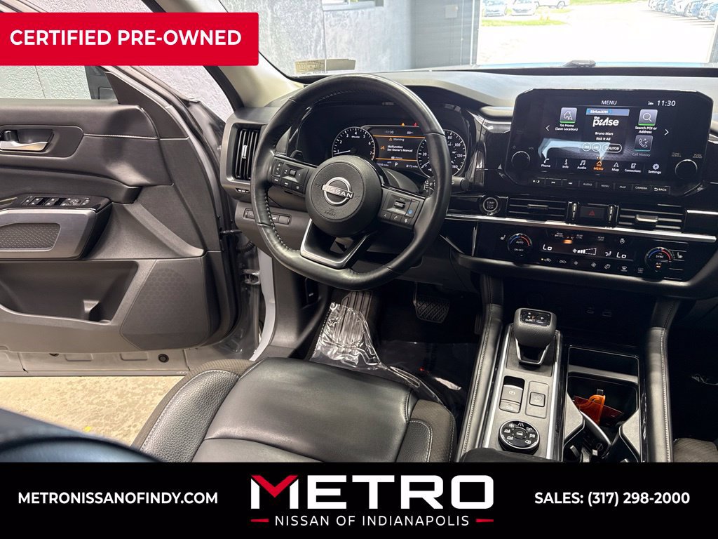 Used 2023 Nissan Pathfinder SL AWD/4WD image 25