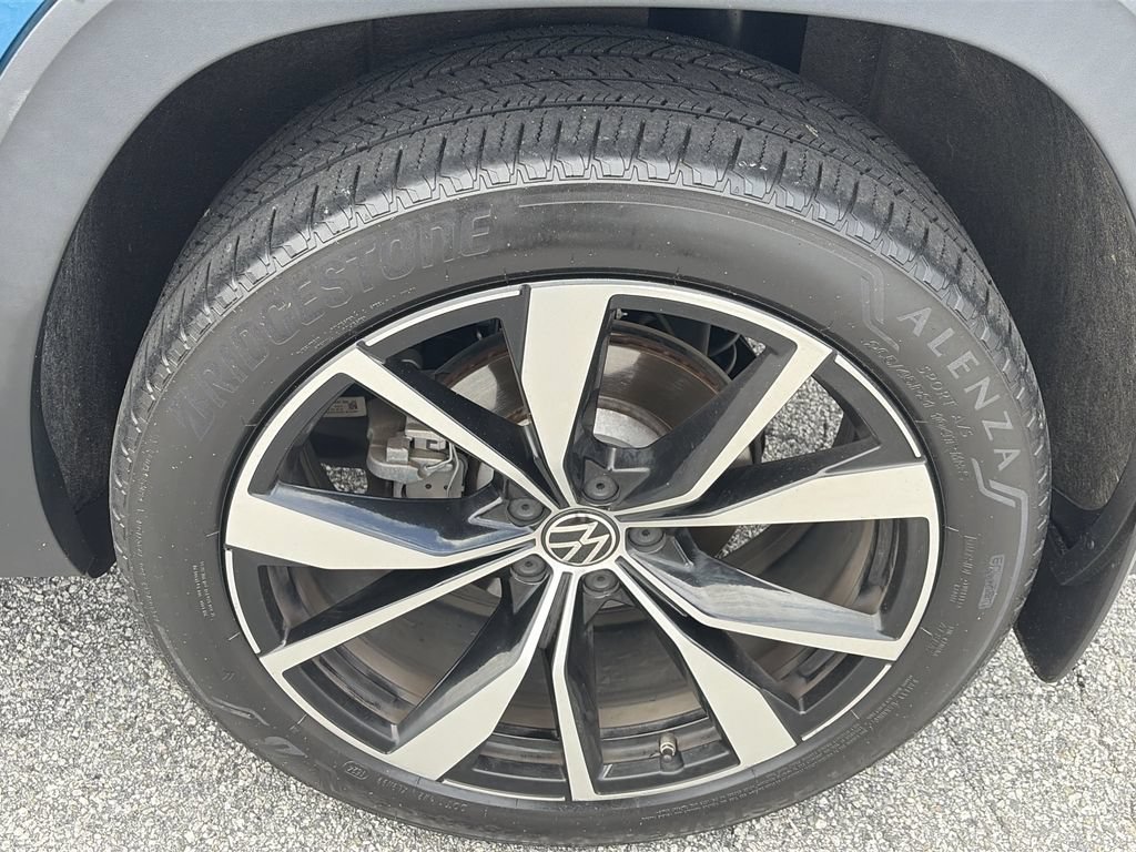 Certified 2024 Volkswagen Atlas Cross Sport SEL Premium R-Line AWD/4WD image 30