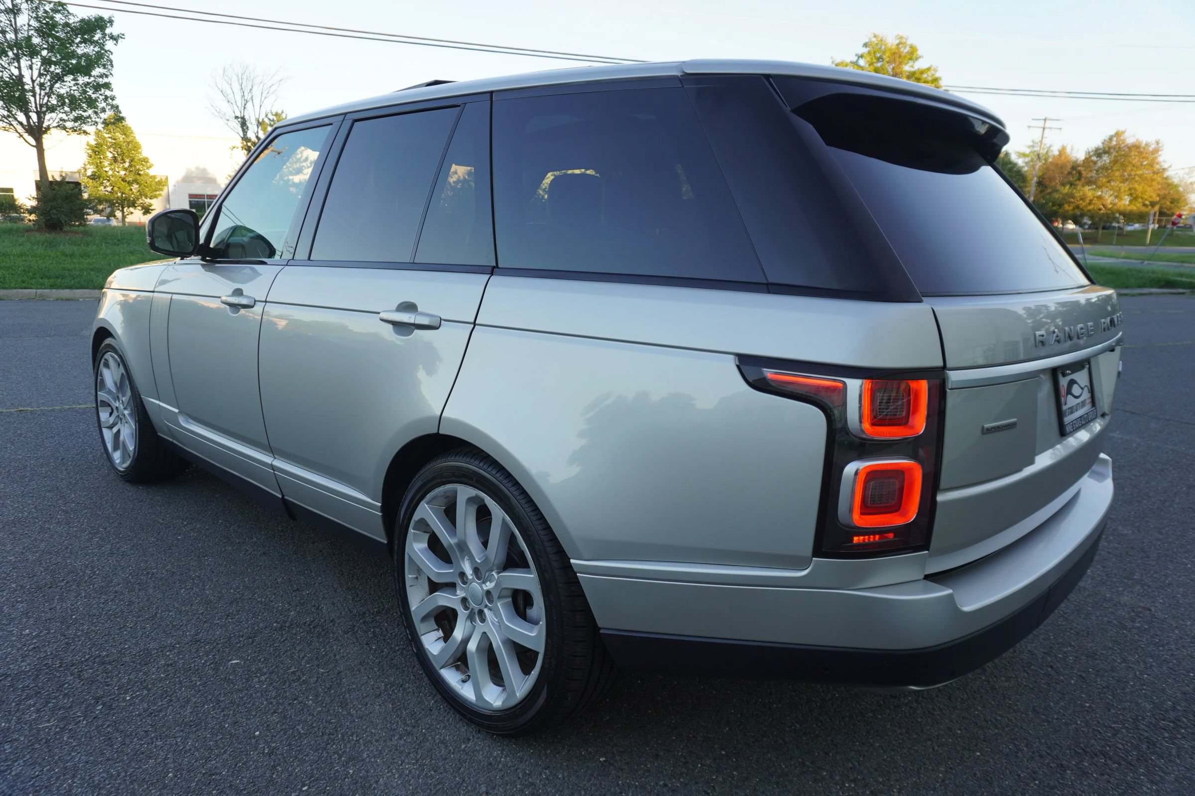 Used 2019 Land Rover Range Rover Supercharged AWD/4WD image 5
