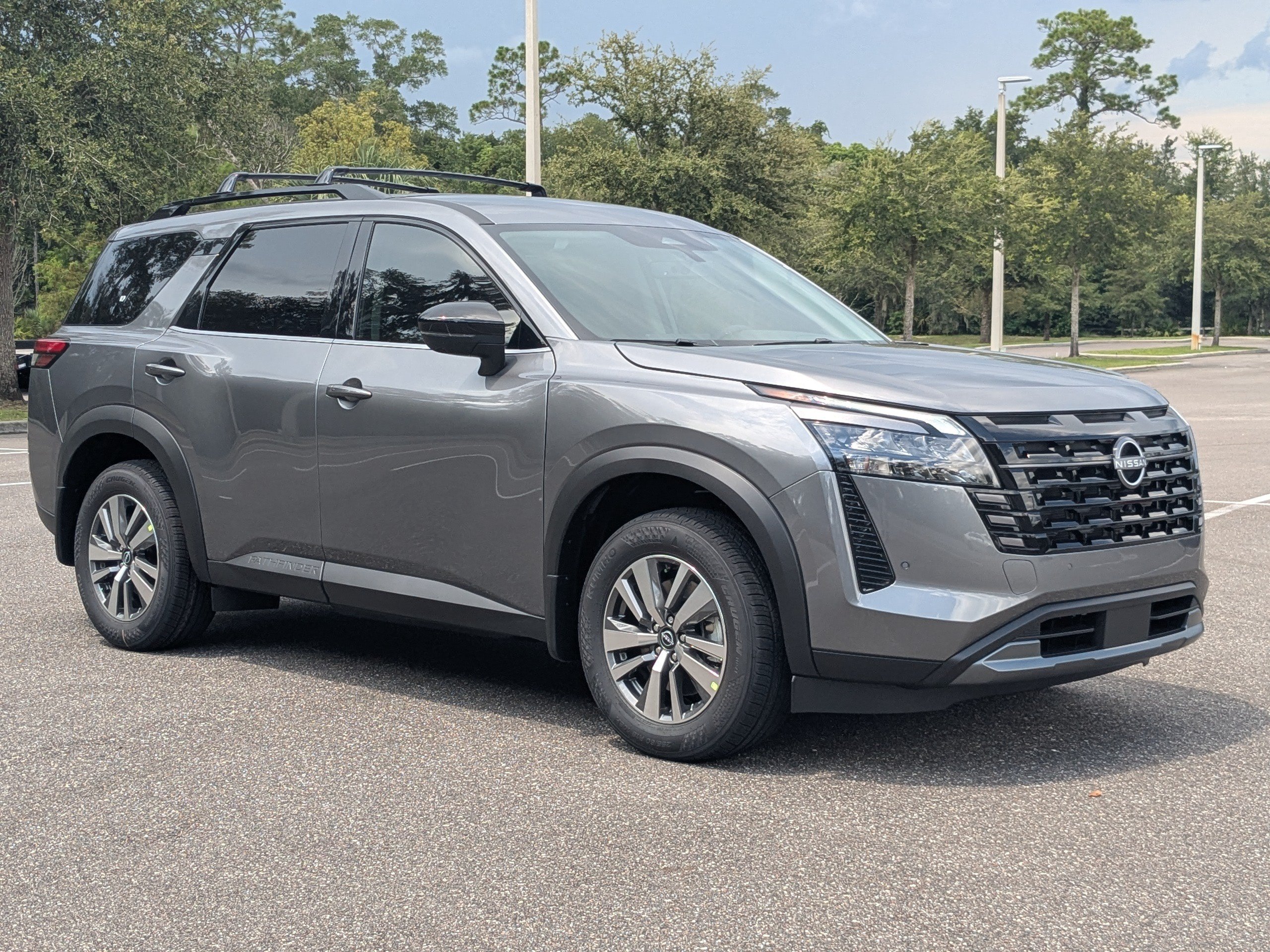 New 2026 Nissan Pathfinder SL FWD image 2