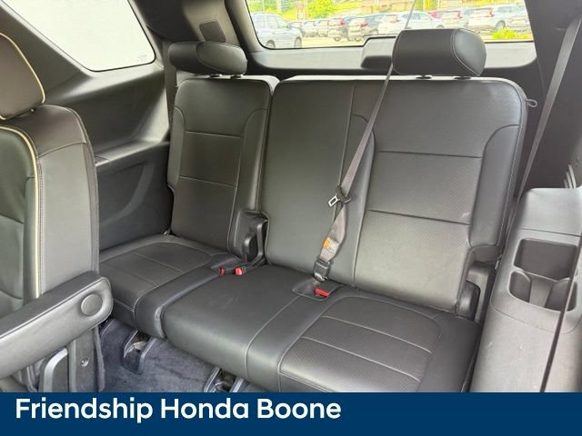 Used 2023 Chevrolet Traverse Premier FWD image 35