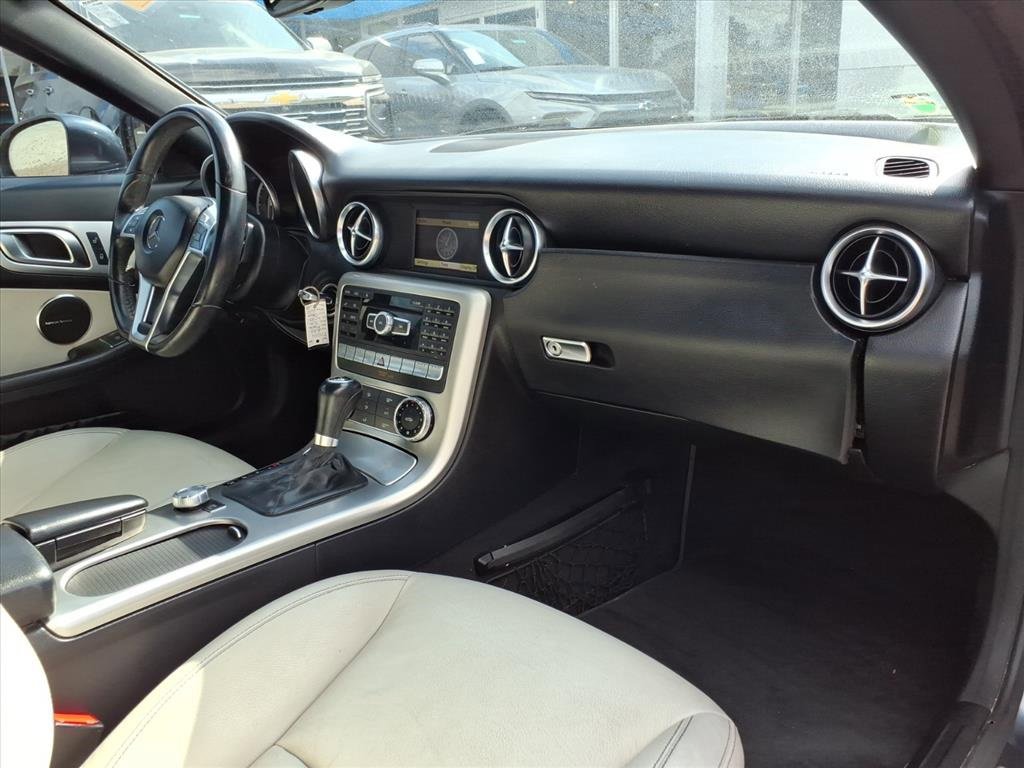 Used 2012 Mercedes-Benz SLK 350 image 12