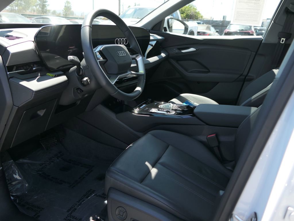 Used 2025 Audi Q6 e-tron Premium image 9