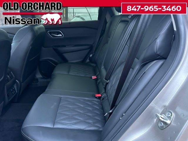 Used 2023 Nissan Rogue Platinum w/ Platinum Premium Package image 11