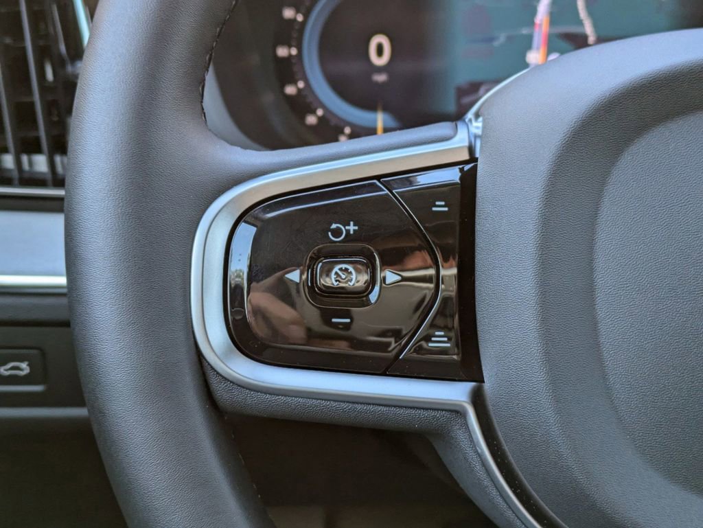 New 2025 Volvo XC60 B5 Plus w/ Climate Package image 25