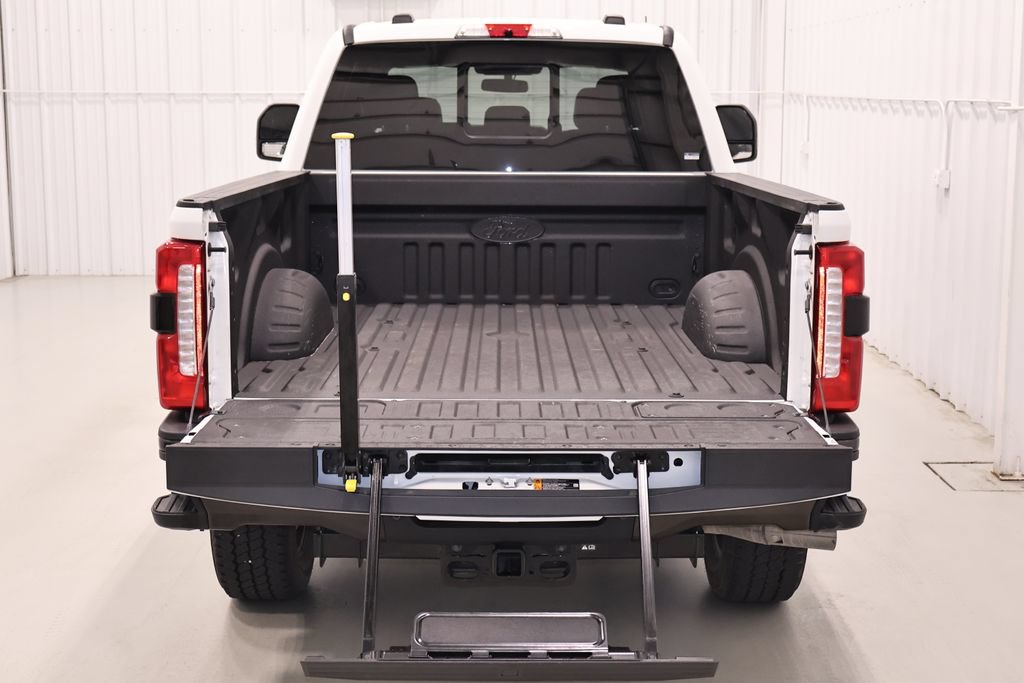 Certified 2025 Ford F250 King Ranch AWD/4WD image 43
