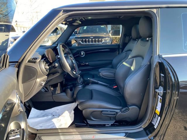 Used 2021 MINI Cooper S w/ Premium Package image 26