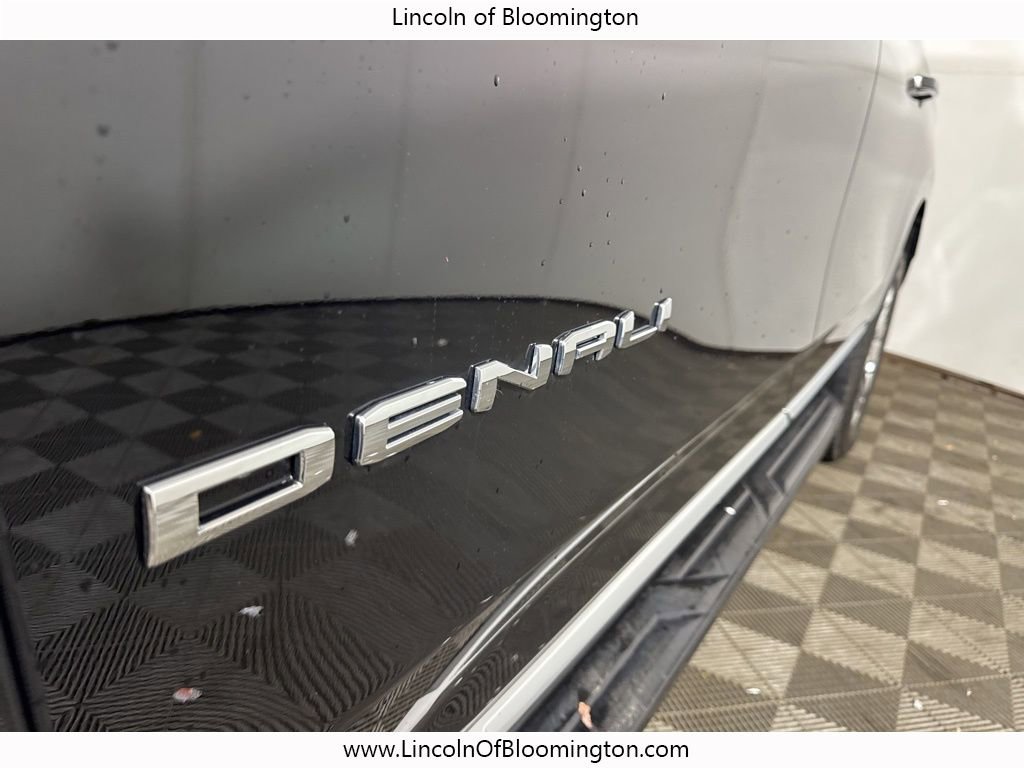 Used 2024 GMC Yukon XL Denali image 17