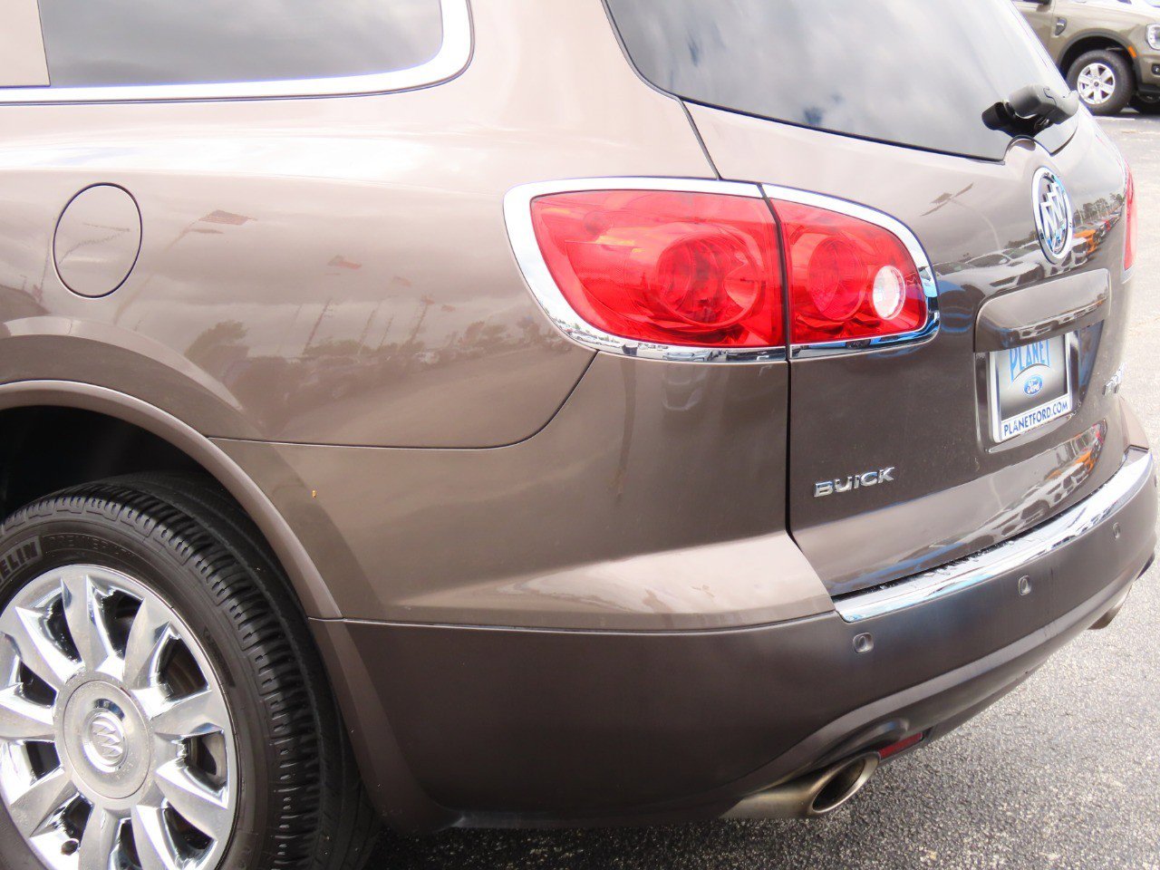 Used 2011 Buick Enclave CXL FWD image 16